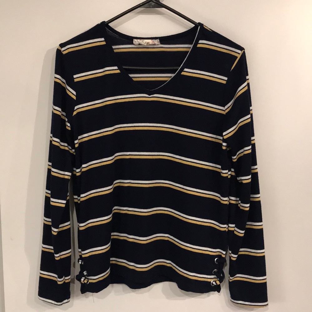 Pink Republic top. Medium. Side braids. Navy